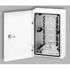 Connection Box 500 Series c 1 монтажным хомутом на 10 LSA-PLUS модулей (100 пар)